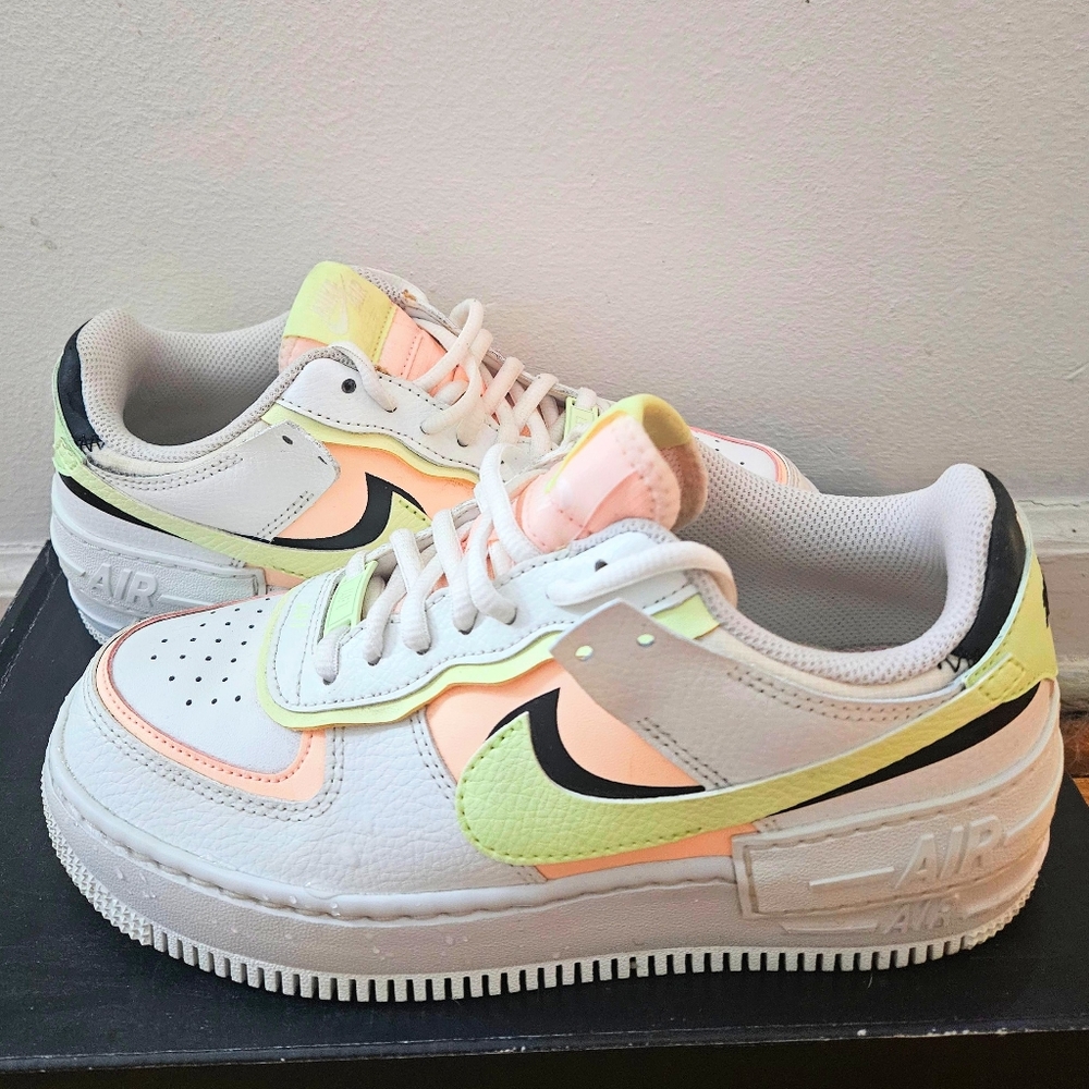 NikeAir Force 1 Shadow White Crimson Tint